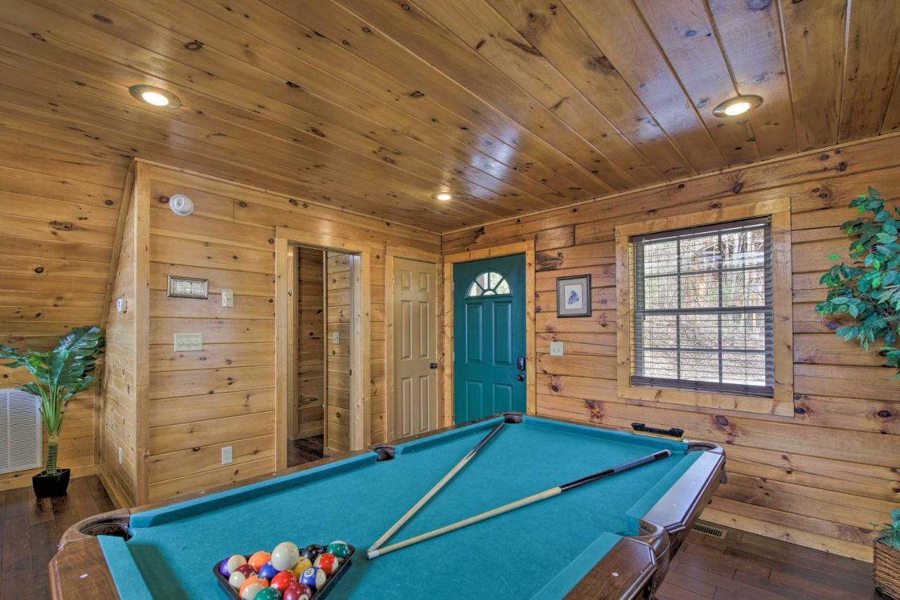 Gatlinburg Cabin With Pool Table And Hot Tub! Exterior photo
