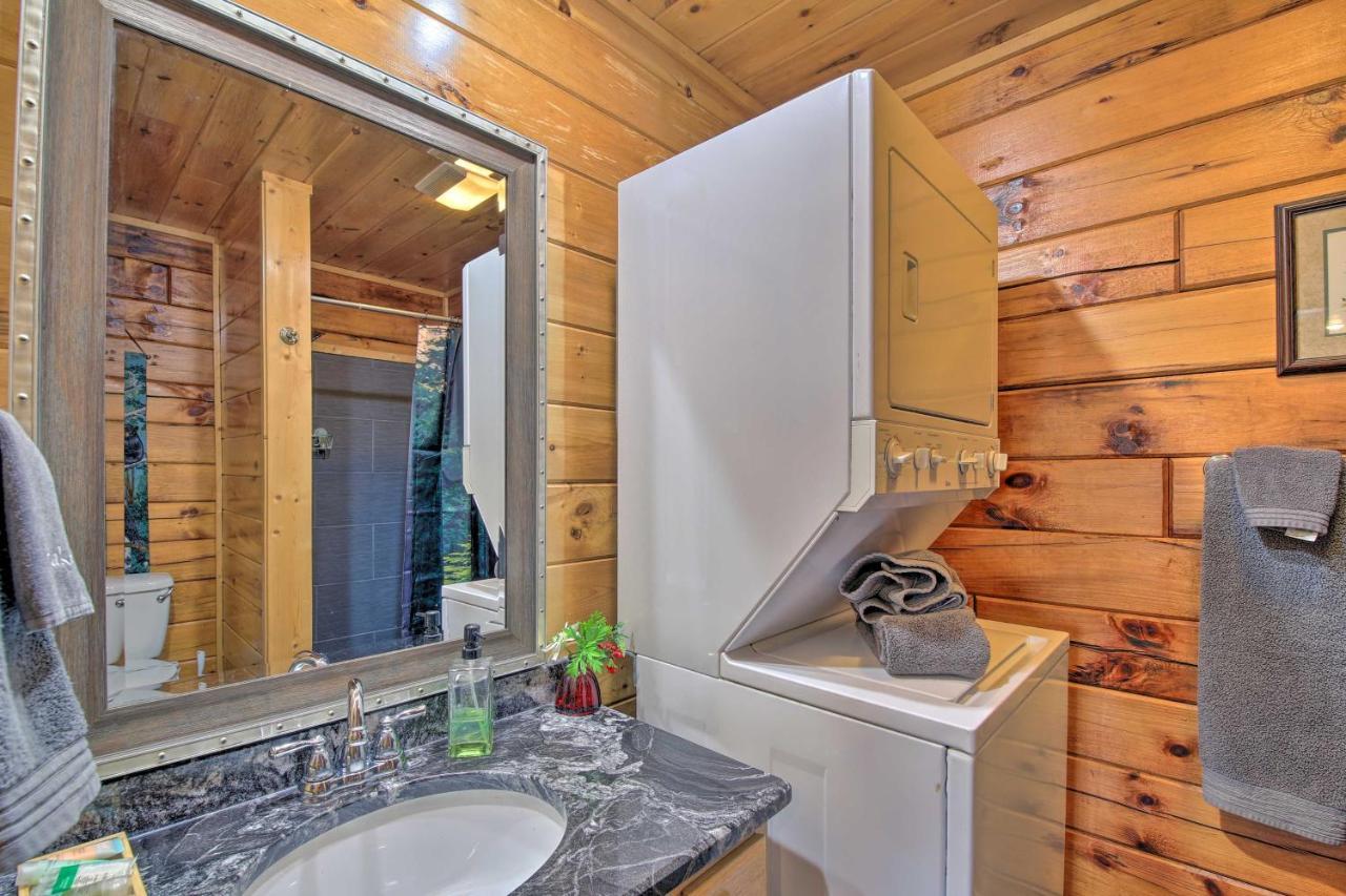 Gatlinburg Cabin With Pool Table And Hot Tub! Exterior photo