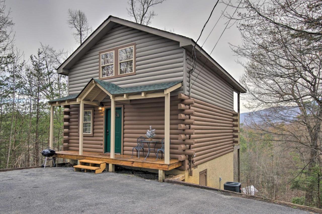 Gatlinburg Cabin With Pool Table And Hot Tub! Exterior photo